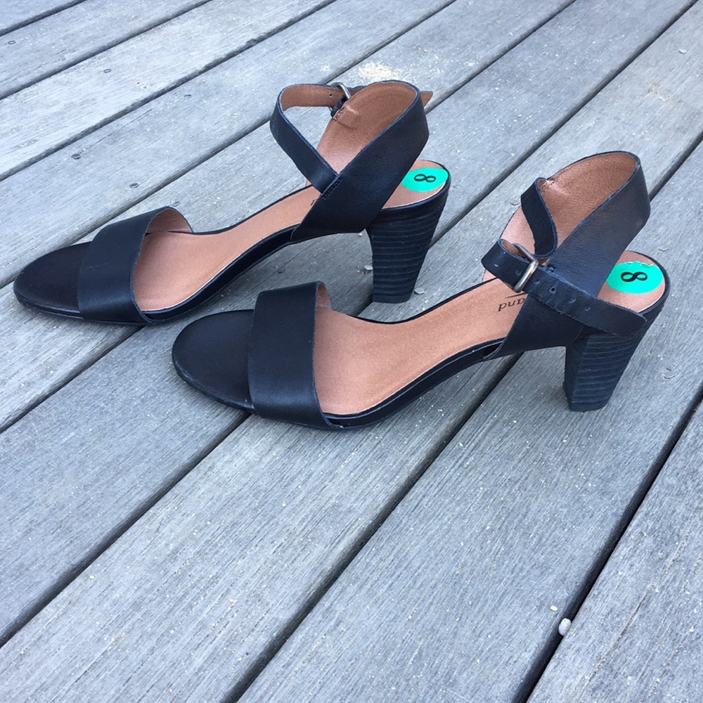 NWT -Lucky brand sandals